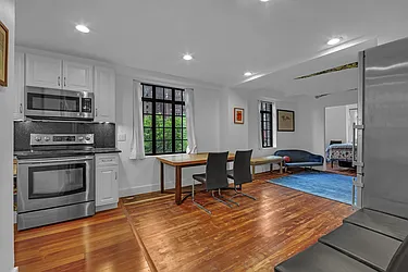 320 East 42nd Street, #918