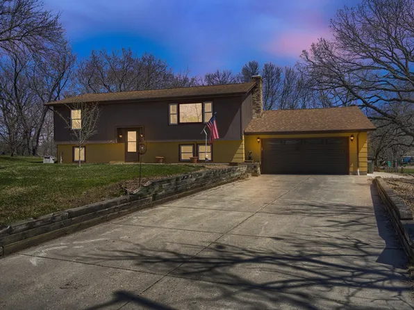 135 Maple Cir, Annandale, MN 55302