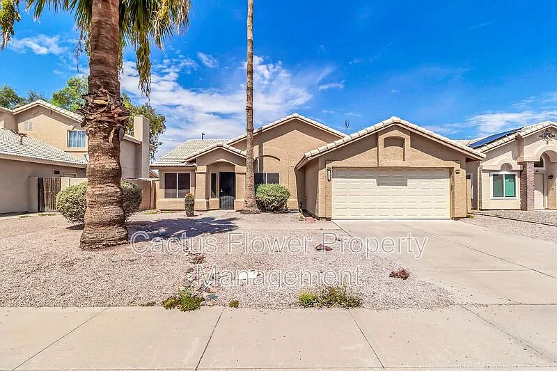3 bed, 2.0 bath, 1521 sqft, $2,195 — Photo 1