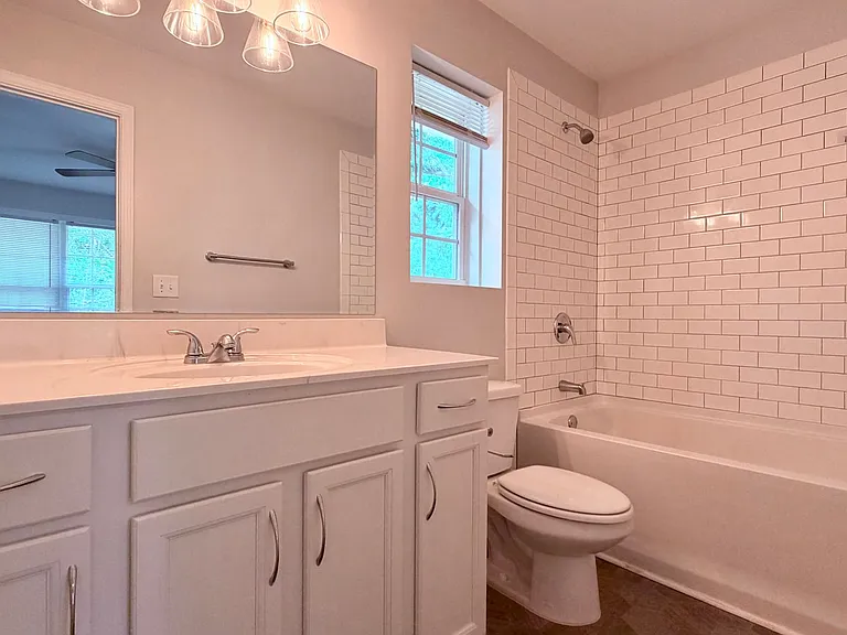 1681 Hadlock St SW — Photo 10