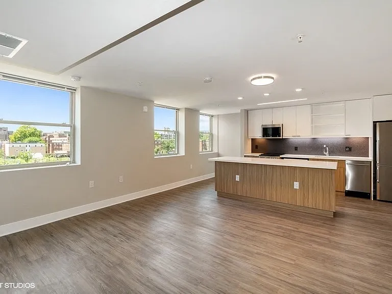 Carver and Slowe Apartments — Photo 31