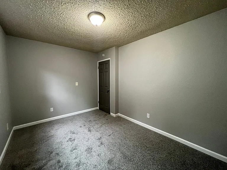 Briar Rose Apartments — Photo 52