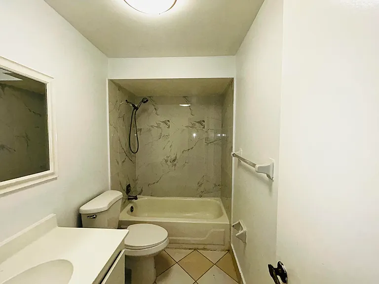 11983 Shakerwood Ln — Photo 35
