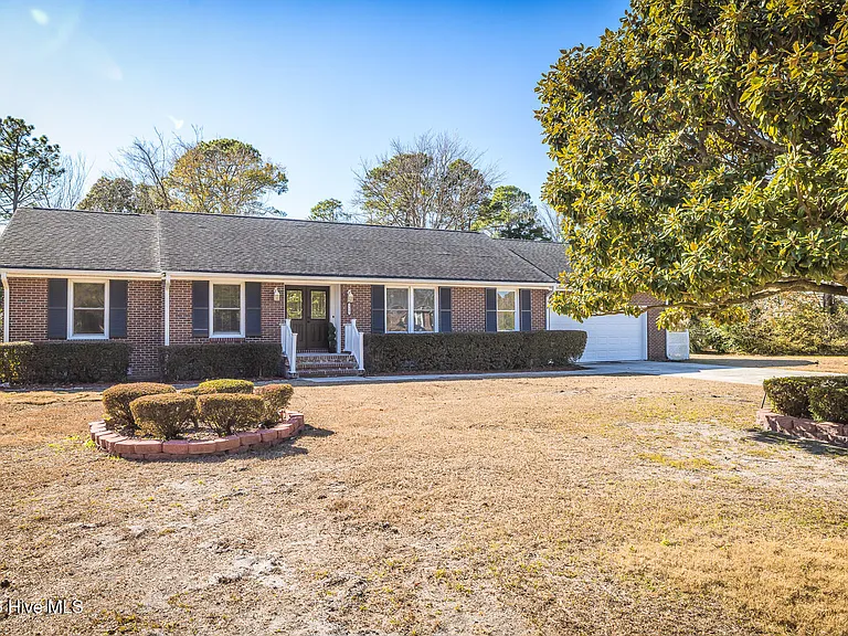 310 R L Honeycutt Dr — Photo 2