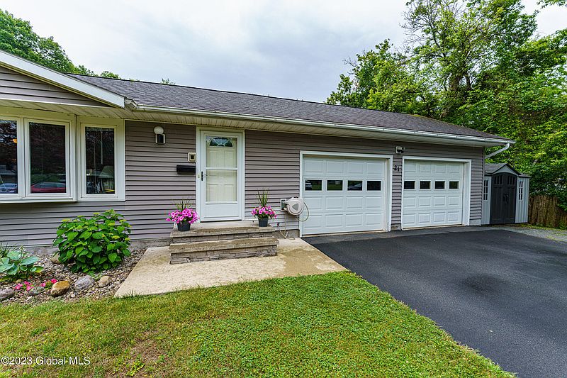 3rd image of 21 Knadler Drive