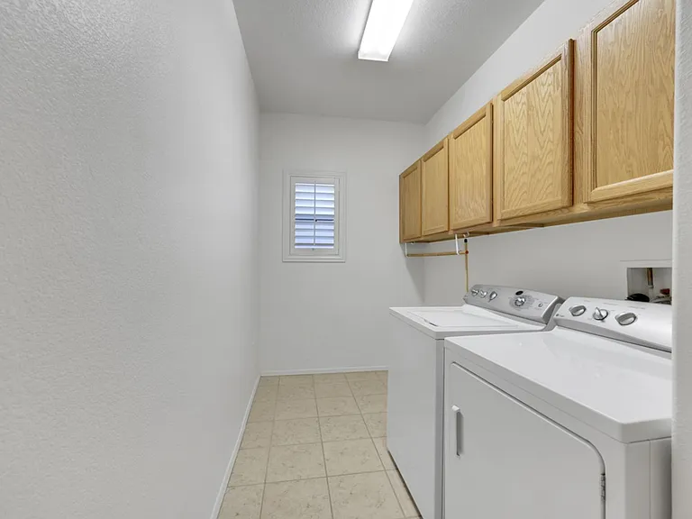 10817 Windledge Ave — Photo 6