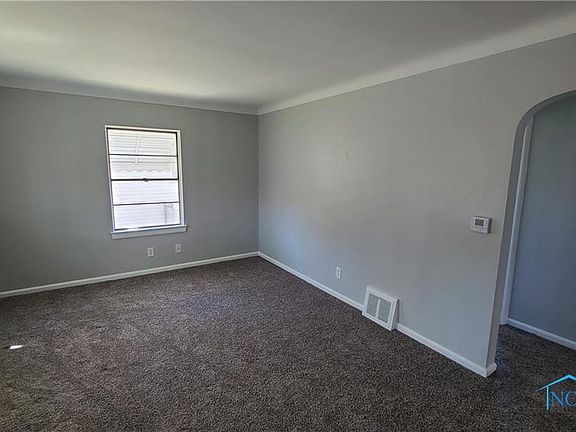 3rd image of 634 Mayfair Blvd