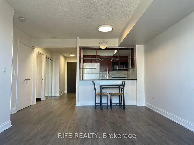 125 Village Green Sq #2406 — Photo 7