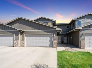4304 W Shipton St, Sioux Falls, SD 57108