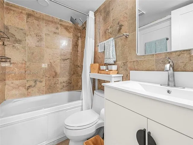 540 Brickell Key Dr #500 — Photo 3
