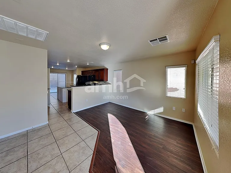 10819 Hawthorne Berry St — Photo 7