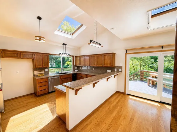 106 Carbonera Dr, Santa Cruz, CA 95060
