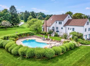 3 Stonebridge Rd, Hampton, NJ 08827