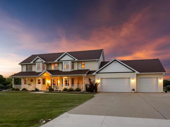 3206 Serenity DRIVE, Manitowoc, WI 54220