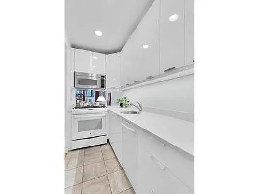 Rented by Level Group | media 18