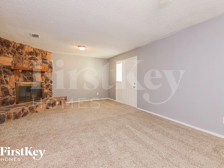 2026 Aspen Ln — Photo 2