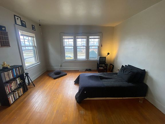 2nd image of 915 Minnesota Ave #1
