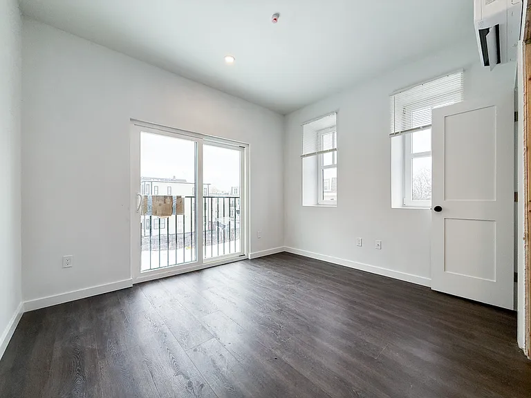 67 Perrin St #2 — Photo 5