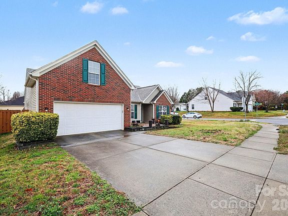3rd image of 8418 Appledale Dr