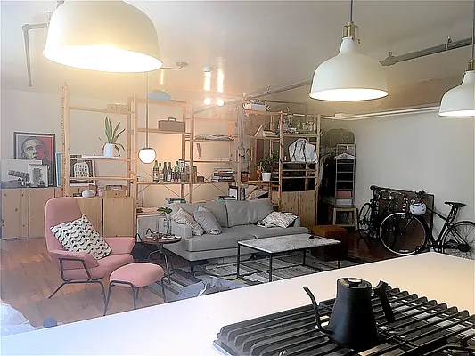 Rented by R New York | media 58