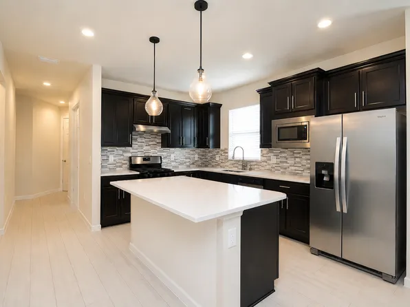 2235 Yellowfin Cir, Naples, FL 34114
