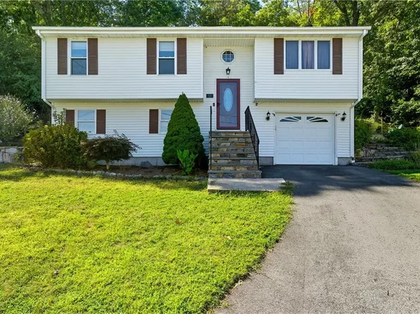 58 Arthur Ave, North Providence, RI 02904