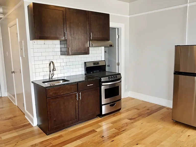 301 Main St — Photo 11