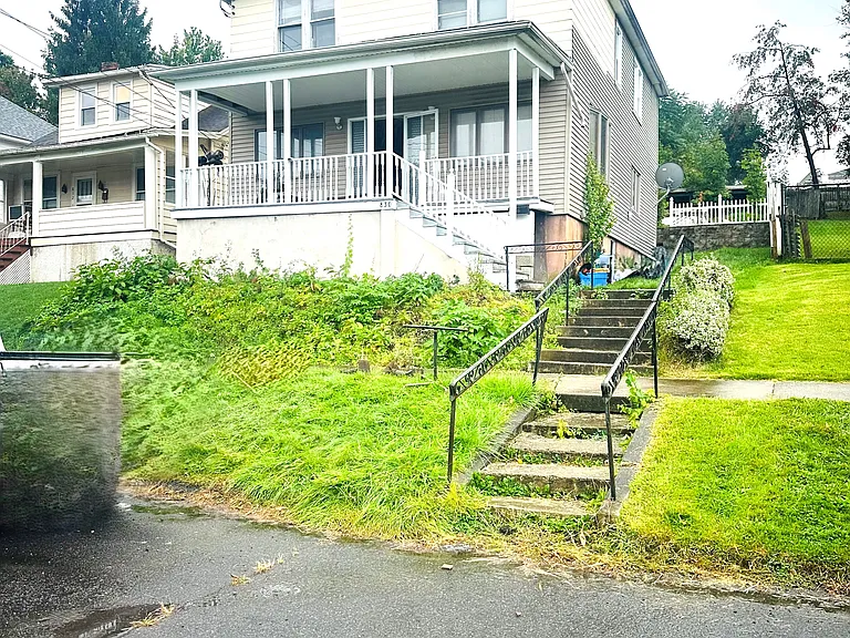 828 Cherry St — Photo 1