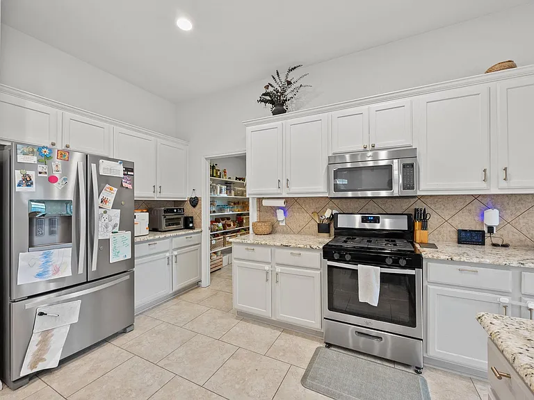 15609 Royal Dublin Dr — Photo 18