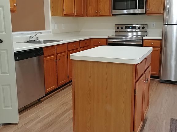 3rd image of 20213 Waterside Dr