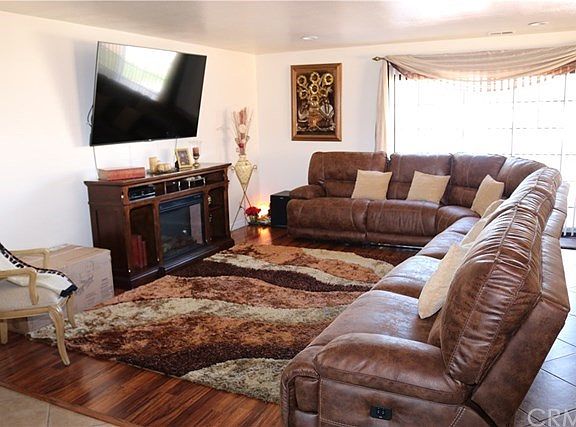 4th image of 10245 Trabuco St