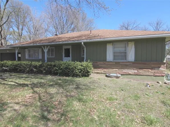 10925 Elmwood Dr, Kansas City, MO 64137