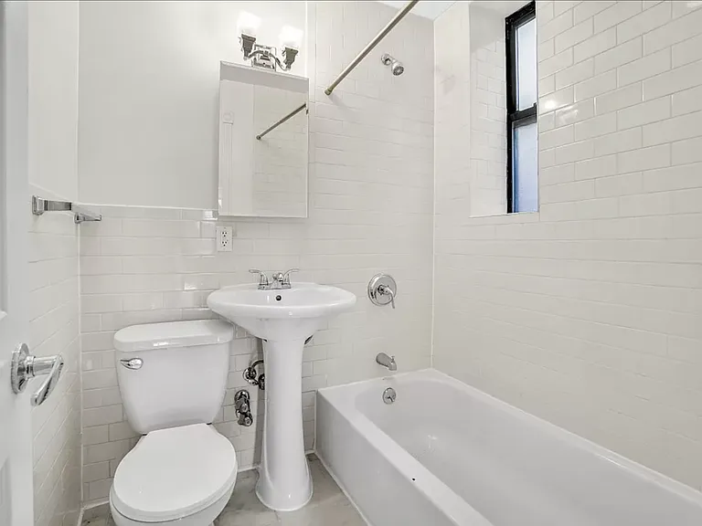 419 E 82nd St #1B — Photo 3