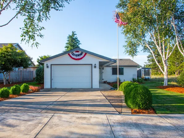 861 SE Darrow Rd, Estacada, OR 97023