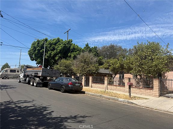 2nd image of 10004 San Fernando Rd