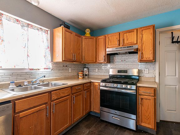 5th image of 500 90th St SW