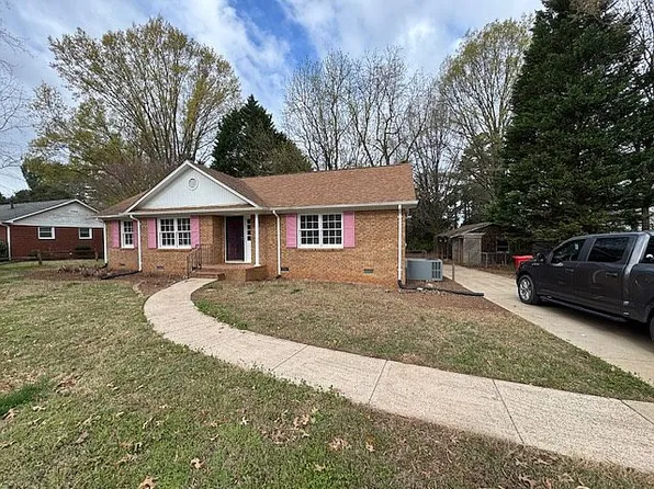 710 Twin Oaks Rd, Davidson, NC 28036