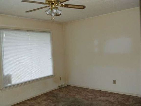 3rd image of 14020 Franklin Tpke