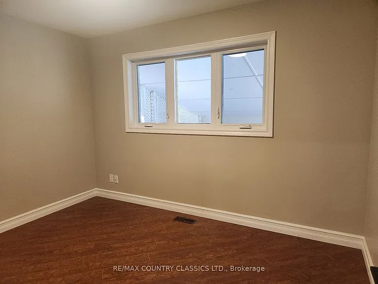 7 Beechwood Dr #UPPER — Photo 13