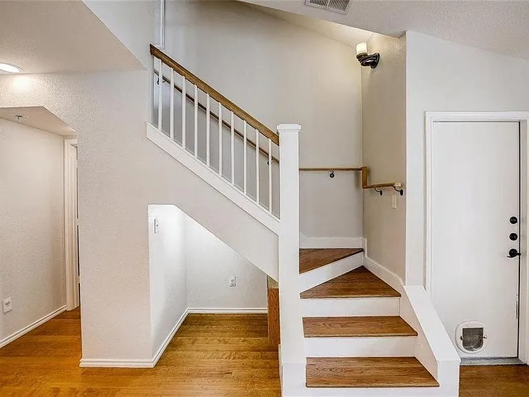 5373 Hartson — Photo 21