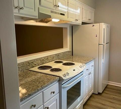 New granite counter tops and appliances that come with the unit.