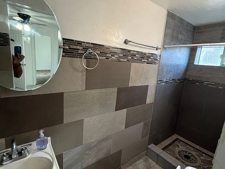 171 SW C St #8 — Photo 5
