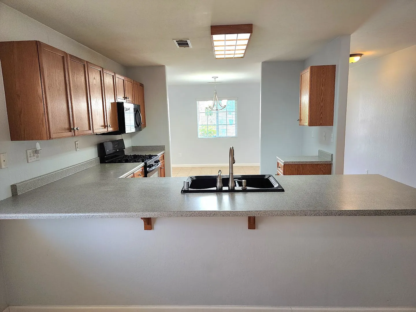 SW-3 bed/2bath — Photo 2