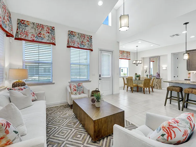 6996 Saona Ct — Photo 5