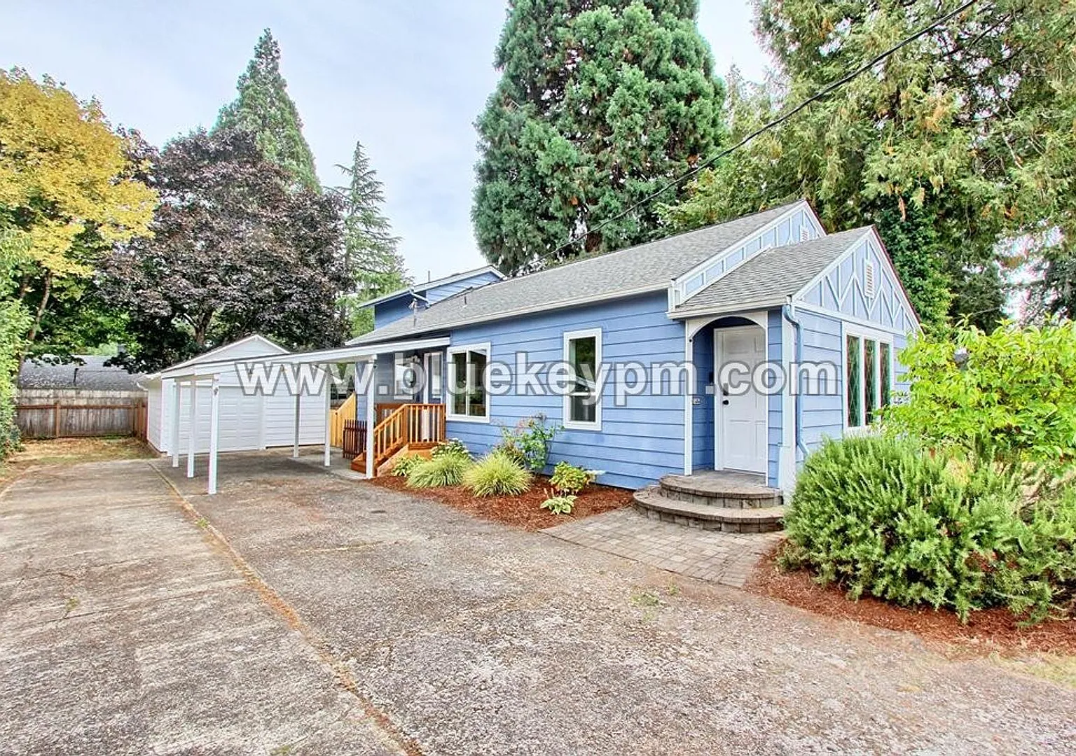 4 Bed, 2 Bath Home in Lincoln Neighborhood of NW Vancouver — Photo 1