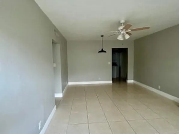 4105 Woodside Dr APT 4, Coral Springs, FL 33065