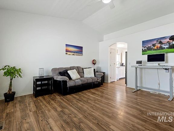 5th image of 2022 W Grouse St