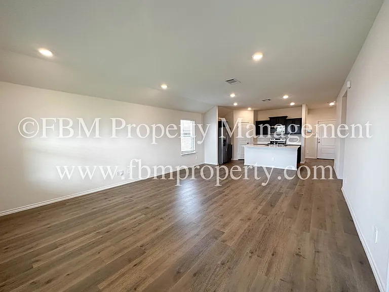 864 Keystone Ct — Photo 8