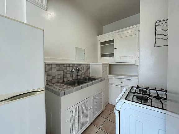 4th image of 536 Leavenworth St APT 82