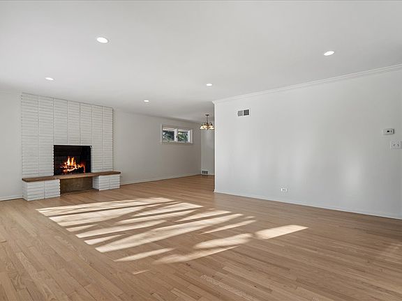 3rd image of 8314 Gross Point Rd